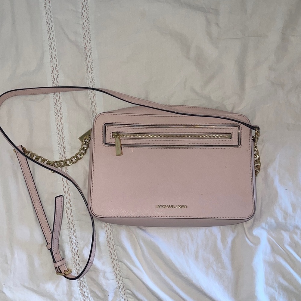 Barely worn Michael Kors crossbody